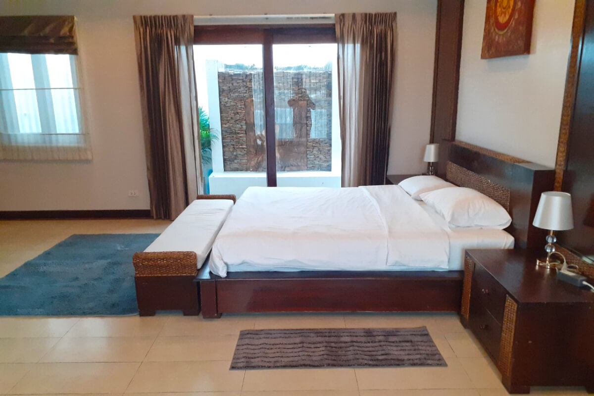 Whispering Palms Pool Villas