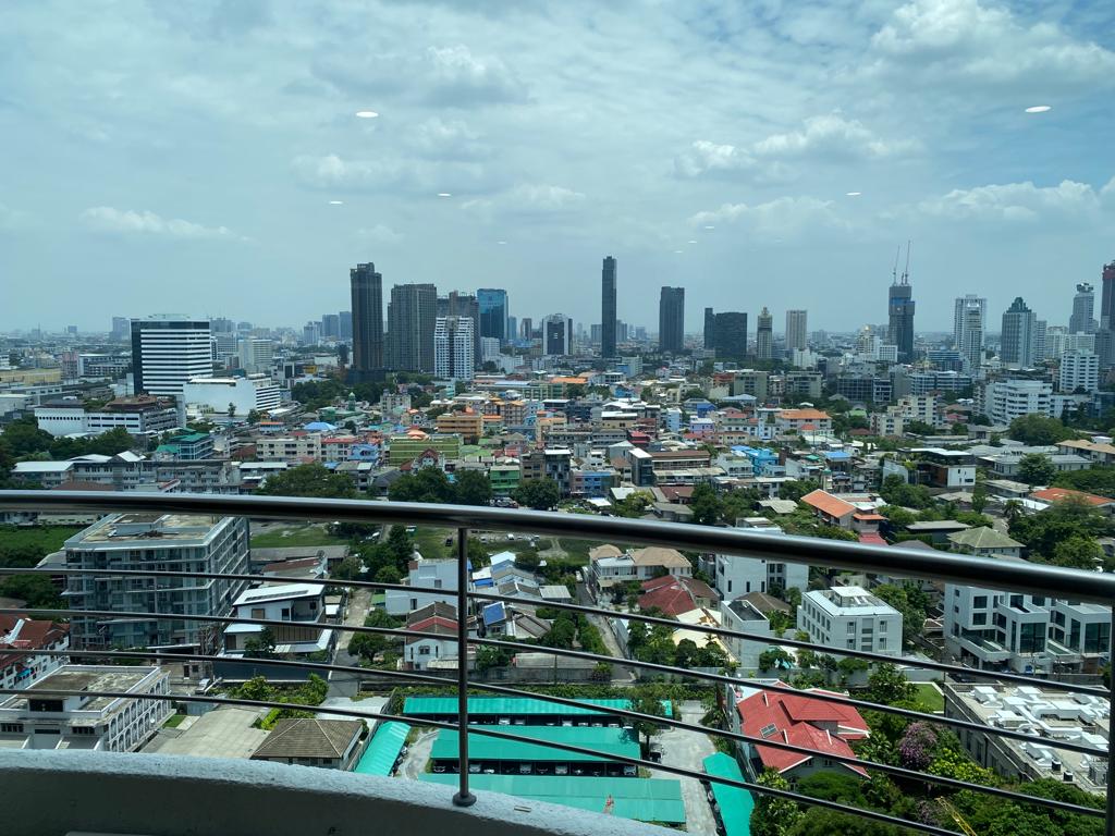 Supalai Place, 179/61 Sukhumvit Soi 39, Bangkok