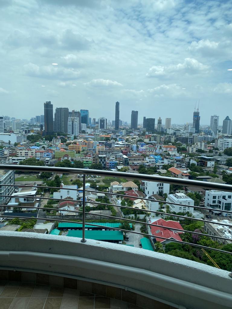 Supalai Place, 179/61 Sukhumvit Soi 39, Bangkok