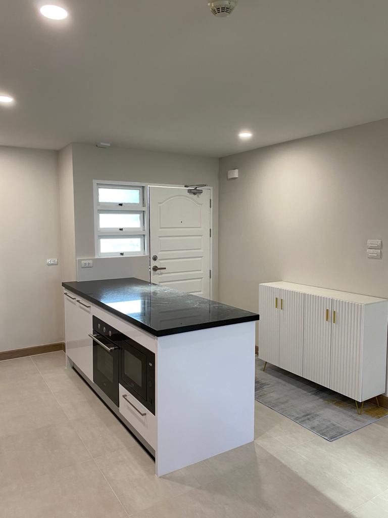 Supalai Place, 179/61 Sukhumvit Soi 39, Bangkok